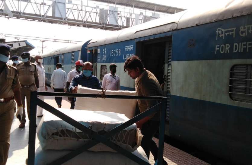 पार्सल ट्रैन रायपुर व भोपाल के मध्य शुरू हुई स्पेशल पार्सल ट्रेन