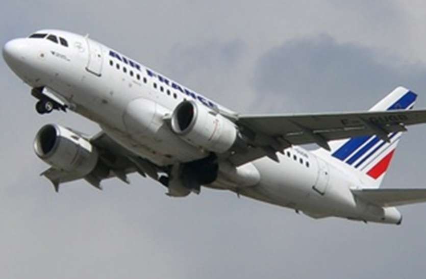07_04_2020-american_flights.jpg CM भूपेश ने नागरिक उड्यन मंत्री को लिखा पत्र, बोले - इन शर्तों पर ही शुरू हो घरेलू उड़ान