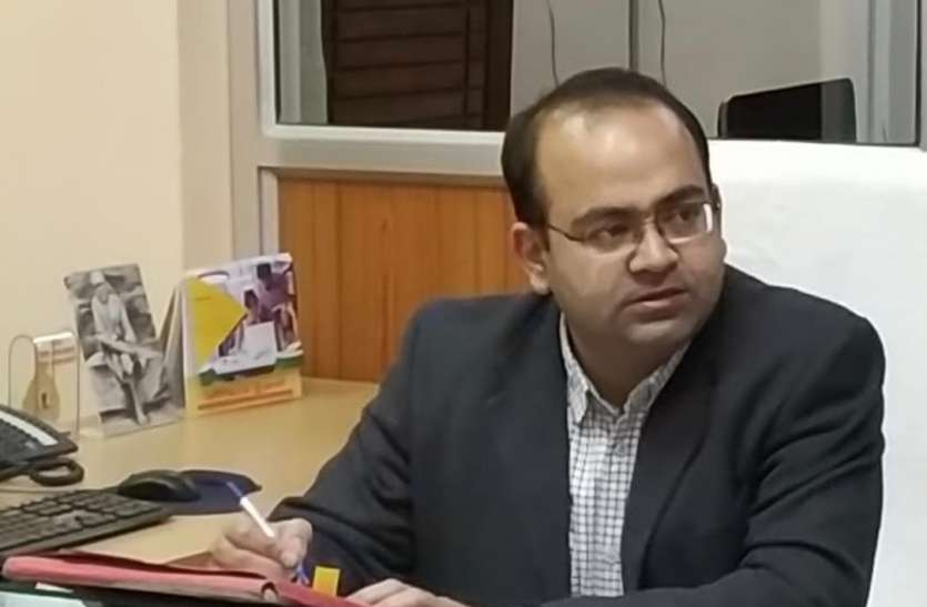 Notice to 16 teachers on negligence in exam work परीक्षा कार्य में लापरवाही पर 16 शिक्षकों को नोटिस
