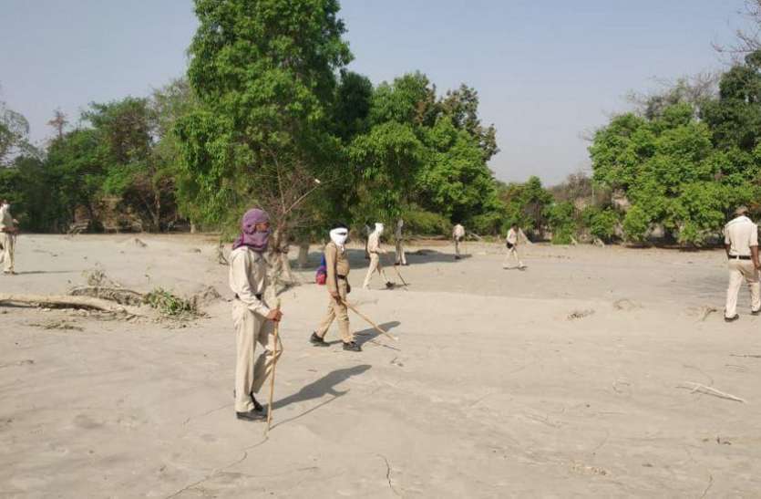 Reliance Sasan Power case in Singrauli: filling of fly ash dam arbitrary सूखी राख की फिलिंग की अनुमति लेकर कंपनी ने भर दिया गीला मलबा
