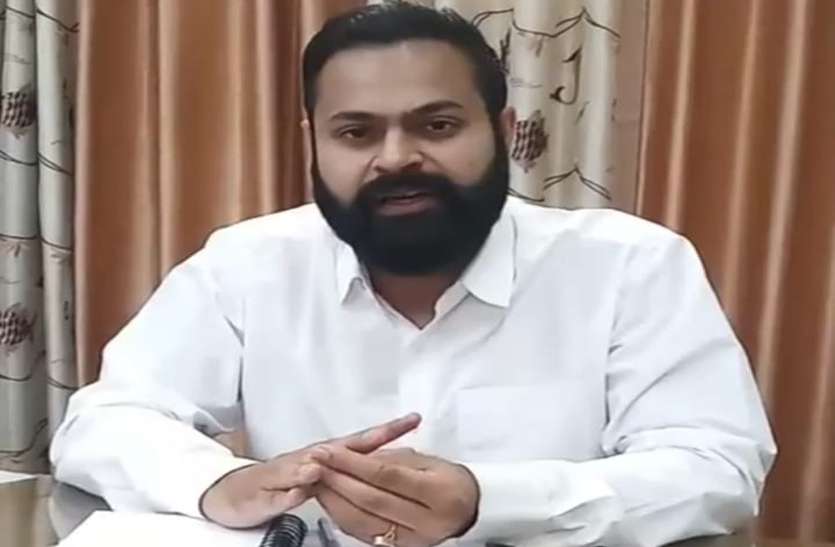 कोरोना व लॉकडाउन को लेकर कलक्टर ने कही ये बातें, देखे पत्रिका सरगुजा के फेसबुक लाइव पर उनसे हुई पूरी चर्चा कोरोना व लॉकडाउन को लेकर कलक्टर ने कही ये बातें, देखे पत्रिका सरगुजा के फेसबुक लाइव पर उनसे हुई पूरी चर्चा