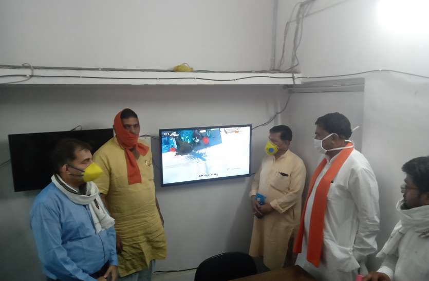 नपा ने शहर में नौ स्थानों पर लगवाए 40 कैमरे, 150 मीटर दूर तक स्पष्ट कैच करेंगे दृश्य नपा ने शहर में नौ स्थानों पर लगवाए 40 कैमरे, 150 मीटर दूर तक स्पष्ट कैच करेंगे दृश्य