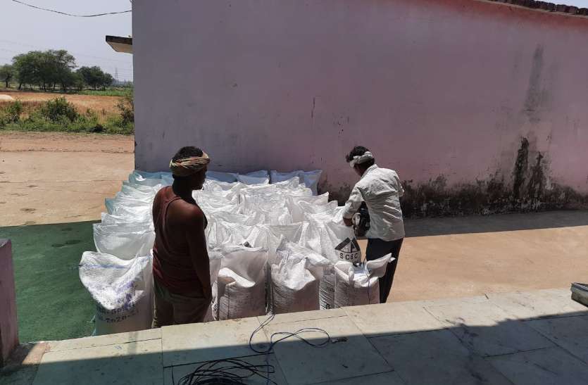 बोर्ड परीक्षा की उत्तरपुस्तिकाओं का अब घर से होगा मूल्यांकन बोर्ड परीक्षा की उत्तरपुस्तिकाओं का अब घर से होगा मूल्यांकन