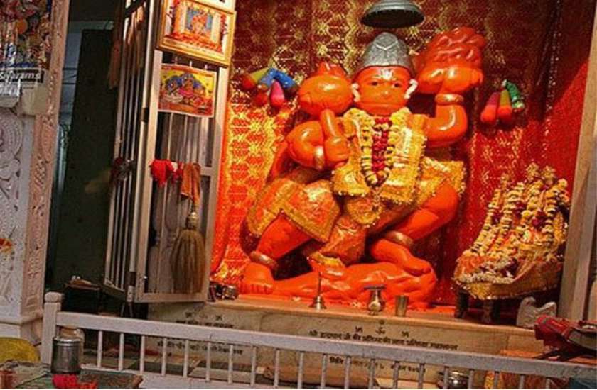 शनिवार शाम घर पर ही केवल इतनी पढ़ ये हनुमान स्तुति, फिर देखें चमत्कार
