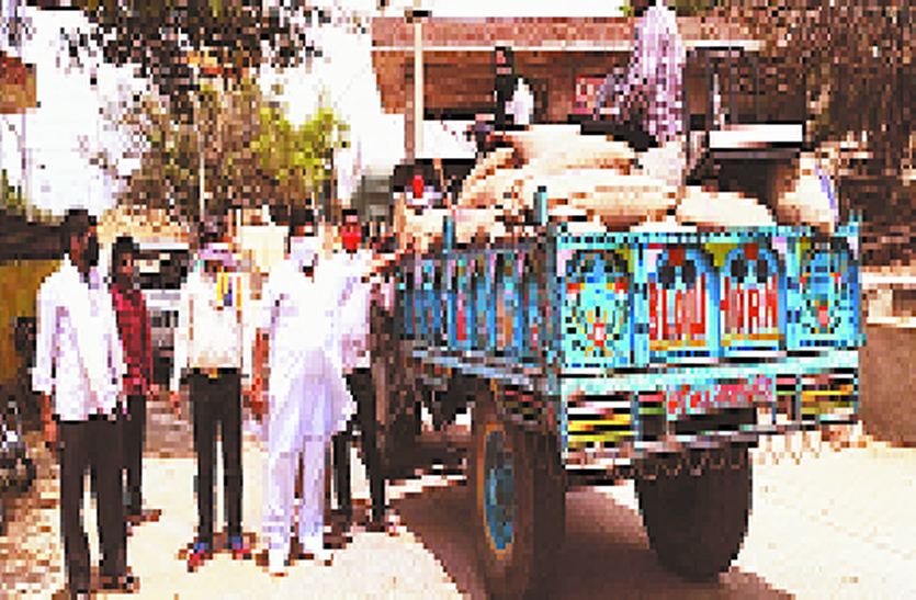 लॉकडाउन: अब इनके घर-घर पहुंचेगा गेहूं लॉकडाउन: अब इनके घर-घर पहुंचेगा गेहूं