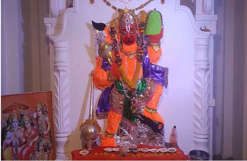 शनिवार शाम घर पर ही केवल इतनी पढ़ ये हनुमान स्तुति, फिर देखें चमत्कार