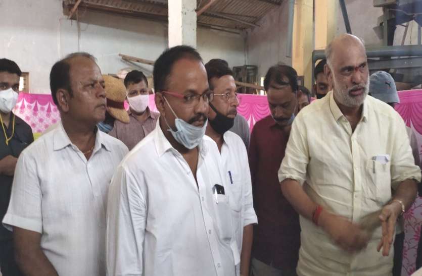 जरूरी सामग्री वितरण में धर्म और जाति को लेकर मतभेद ना करें जरूरी सामग्री वितरण में धर्म और जाति को लेकर मतभेद ना करें
