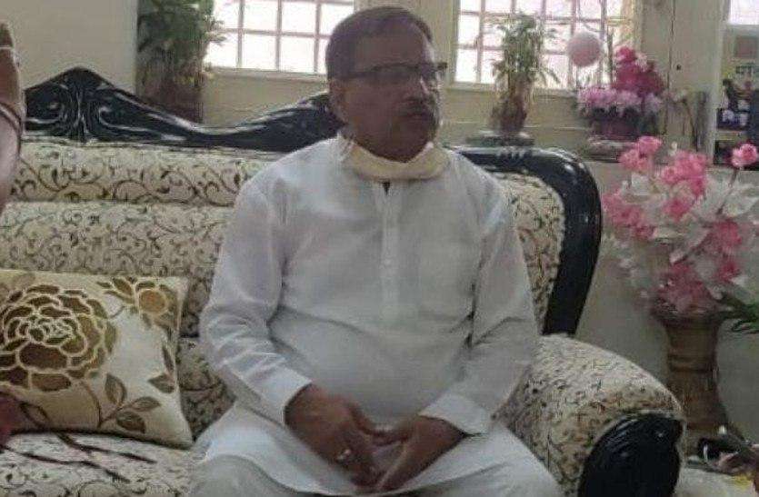 mahesh joshi Corona Politics : भाजपा पर भड़के जोशी, कहा: भाजपाइयों को पिलाई जाती है राजनीति करने की घुट्टी