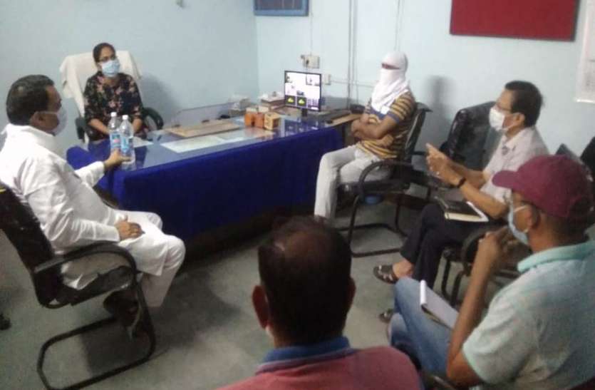 क्षेत्र की सीमाओं पर बढ़ाएं चौकसी व जांच कर दें प्रवेश क्षेत्र की सीमाओं पर बढ़ाएं चौकसी व जांच कर दें प्रवेश