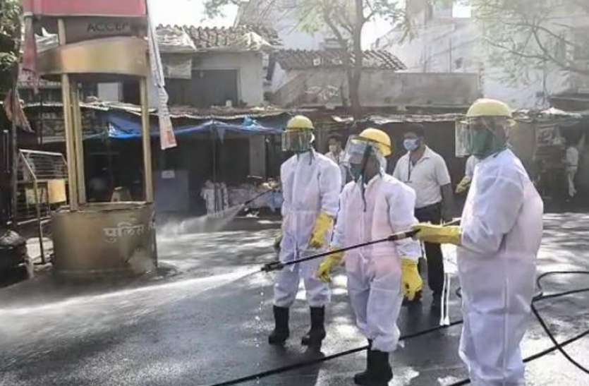 City council distributes safety kit to cleaning workers नगर परिषद ने बांटी सफाई कर्मियों को सेफ्टी किट