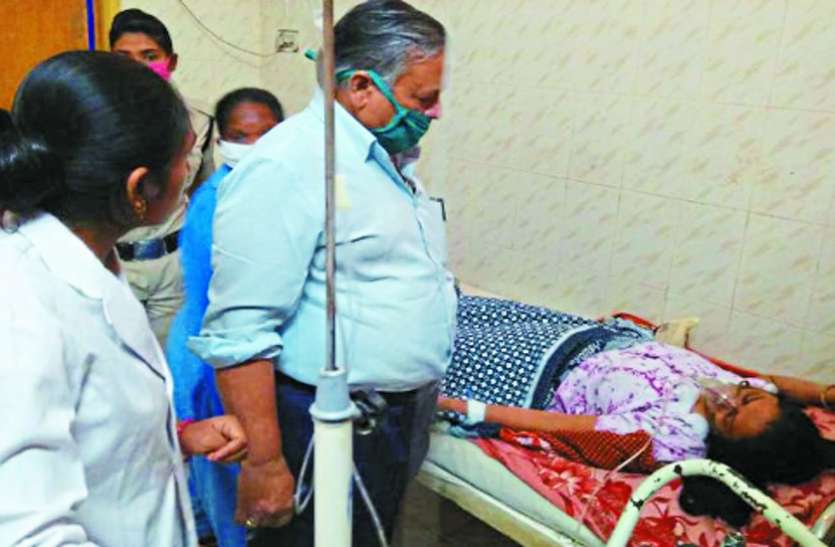 धमतरी : महिला सिपाही ने रूद्री बैराज से लगा दी छलांग धमतरी : महिला सिपाही ने रूद्री बैराज से लगा दी छलांग