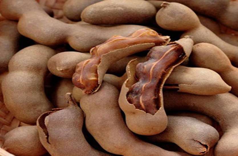 लाॅकडाउन ने छीनी मजदूरी, जिस काम को कर मजदूर कमाते थे 400, अब उसे ही फोड़ कमा रहे 50 रूपए लाॅकडाउन ने छीनी मजदूरी, जिस काम को कर मजदूर कमाते थे 400, अब उसे ही फोड़ कमा रहे 50 रूपए