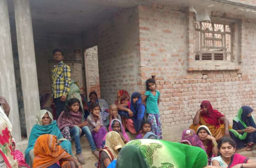 रायबरेली में आकाशीय बिजली गिरने से एक युवक की मौत एक झुलसा, गंभीर रूप से झुलसे युवक को हालात नाजुक रायबरेली में आकाशीय बिजली गिरने से एक युवक की मौत एक झुलसा, गंभीर रूप से झुलसे युवक की हालात नाजुक