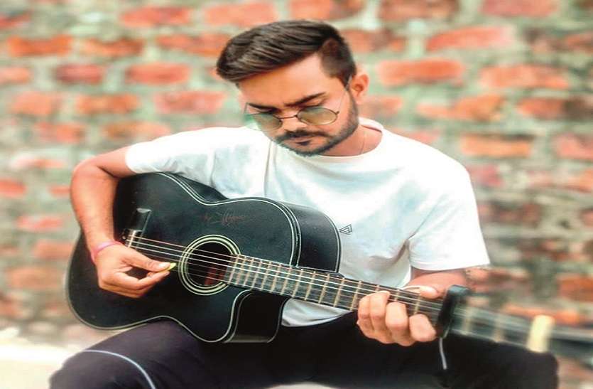 छत और बालकनी पर सज रहीं संगीत की महफिल