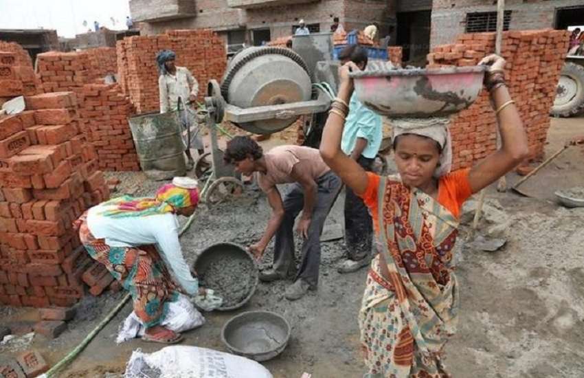 Good News Maha Corona Effect: अब मजदूरों को मिलेगी राहत, ठाकरे सरकार ने लिया यह फैसला...