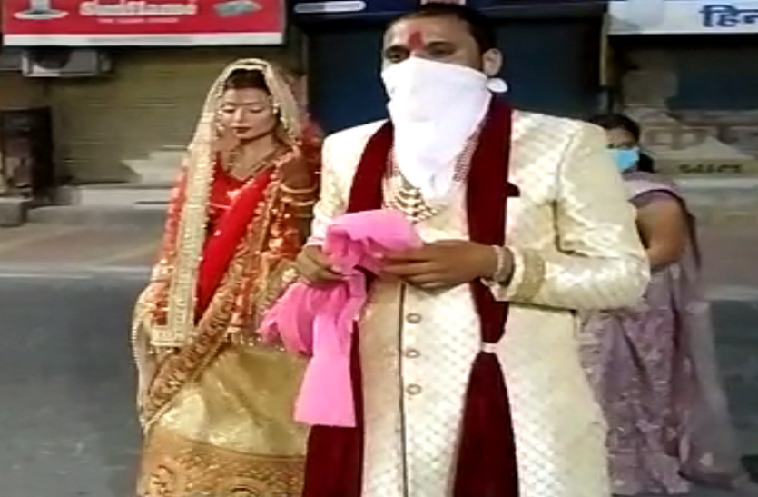 marriage.png प्यार ने लॉकडाउन को दी मात, जानिए दिल्ली के दूल्हे ने मुजफ्फरनगर पहुंचकर कैसे रचाई शादी