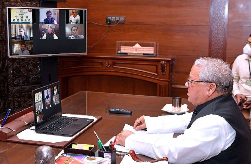 Online education is the only option continuation of higher education ऑनलाइन शिक्षा ही उच्च शिक्षा की निरन्तरता का एकमात्र विकल्प