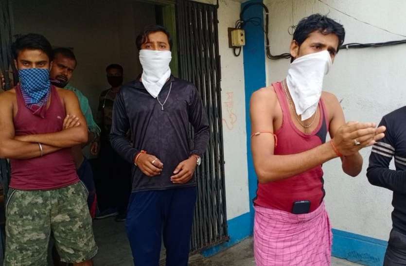 Corona Alert: घर भेजिए वरना खाना नहीं खाएंगे Corona Alert: घर भेजिए वरना खाना नहीं खाएंगे