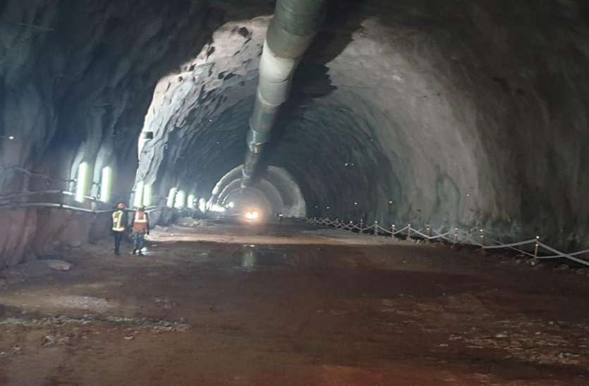 Construction of tunnel in Mohania valley halted due to Corona virus कोरोना वायरस के कारण रुका मोहनिया घाटी में टनल का निर्माण कार्य