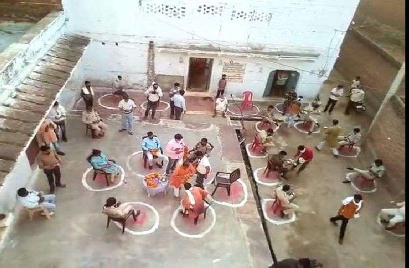 मगरोनी में निकला फ्लैग मार्च, हुआ स्वागत मगरोनी में निकला फ्लैग मार्च, हुआ स्वागत