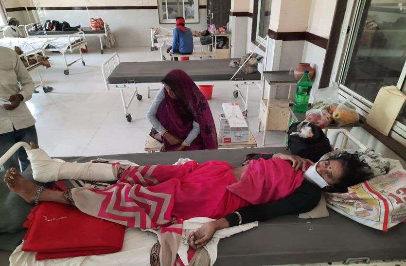 जिला अस्पताल में डिस्चार्ज के 24 घंटे बाद मिली एंबुलेंस जिला अस्पताल में डिस्चार्ज के 24 घंटे बाद मिली एंबुलेंस