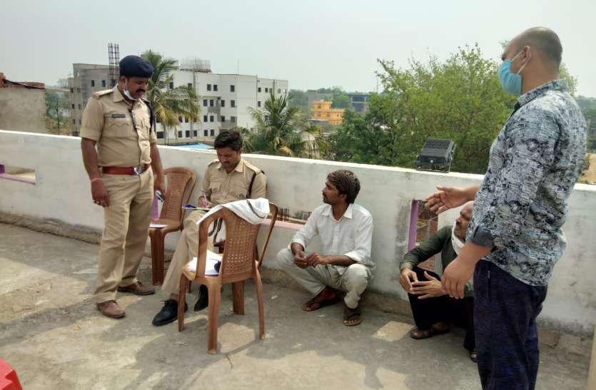 हरियाणा के युवक ने अंबिकापुर में लगाई फांसी, लॉज के छत पर साथियों ने देखी लाश, लॉकडाउन में फंसा था यहीं हरियाणा के युवक ने अंबिकापुर में लगाई फांसी, लॉज के छत पर साथियों ने देखी लाश, लॉकडाउन में फंसा था यहीं