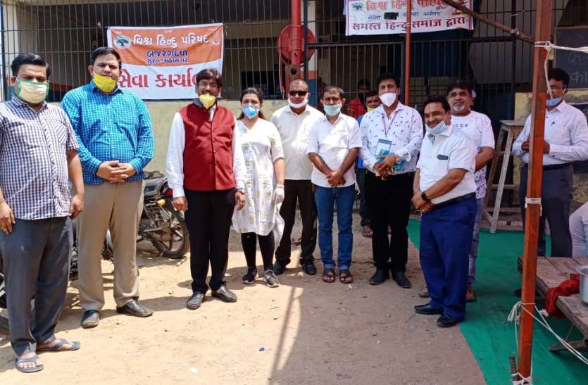 लॉकडाउन पार्ट-2 में भी सेवा जज्बा ज्यों का त्यों लॉकडाउन पार्ट-2 में भी सेवा जज्बा ज्यों का त्यों