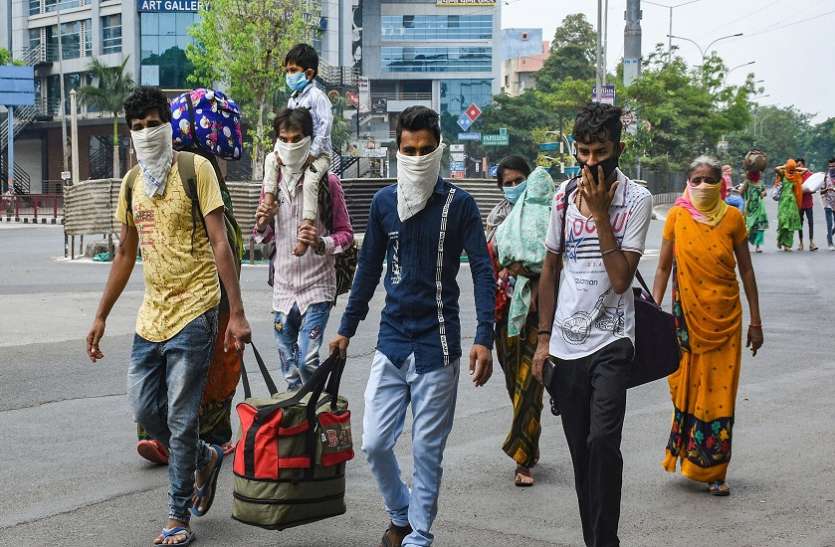 महाराष्ट्र: 1.25 लाख मजदूरों को उनके गांव भेजेगी सरकार, बांद्रा में जुटी भीड़ से सबक महाराष्ट्र: 1.25 लाख मजदूरों को उनके गांव भेजेगी सरकार, बांद्रा में जुटी भीड़ से सबक