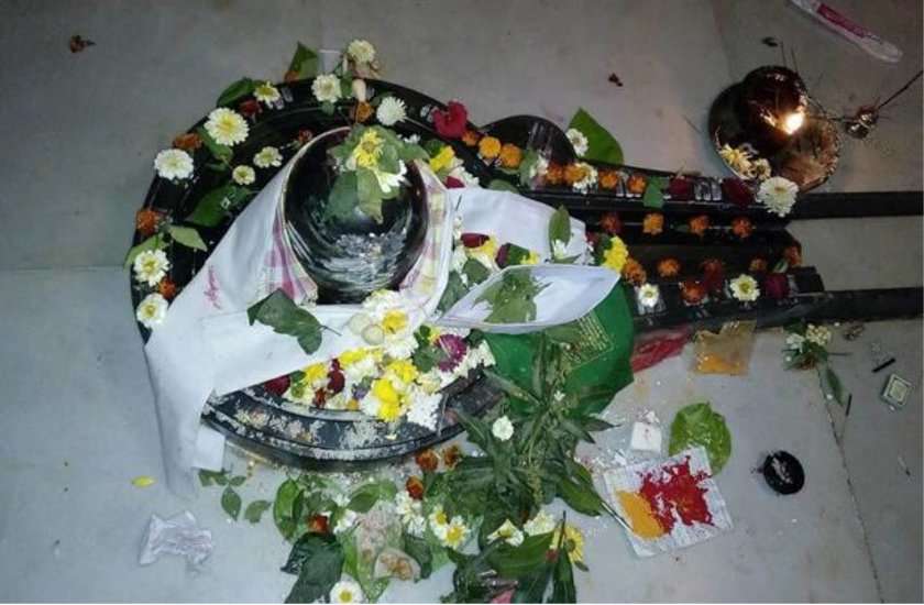 सोमवार को शिवलिंग का करें इस चीज से अभिषेक-रोगों से मिलेगी कुछ ही घंटो में मुक्ति