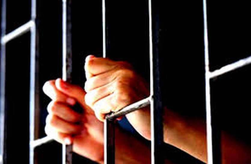 10 इंडोनेशियाई नागरिक समेत 12 को भेजा गया जेल, तबीलीगी जमात से आने के बाद कर रहे थे धर्म प्रचार 10 इंडोनेशियाई नागरिक समेत 12 को भेजा गया जेल, तबीलीगी जमात से आने के बाद कर रहे थे धर्म प्रचार