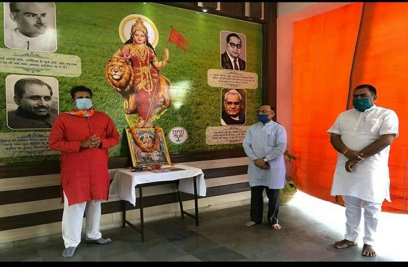 Sen Maharaj S Birth Anniversary Celebrated At Bjp Headquarters भाजपा मुख्यालय में मनाई सेन