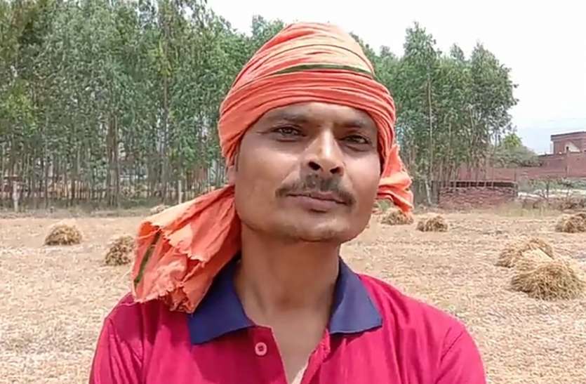 खेतों में काम कर रहे किसानों की चिंताएं बढ़ी, शासन से मिली राहत तो किसान बोले खेतों में काम कर रहे किसानों की चिंताएं बढ़ी, शासन से मिली राहत तो किसान बोले