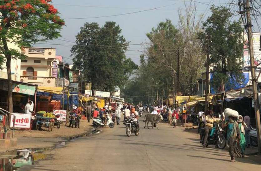 Negligence is not stopping, shoplifting citing home नहीं थम रही लापरवाही,घर का हवाला दे कर रहे दुकानदारी