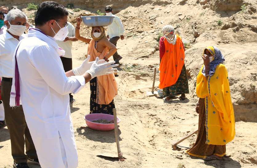 workers-returning-to-the-state-will-also-be-given-employment-in-mnrega राज्य में लौट रहे श्रमिकों को भी दिया जायेगा मनरेगा में रोजगार: पायलट