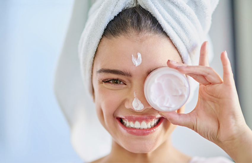 Skin care Tips: Follow these tips for glowing skin at the age of 40 | Skin  care Tips: 40 की उम्र में दमकती त्वचा के लिए अपनाएं ये टिप्स | Patrika News