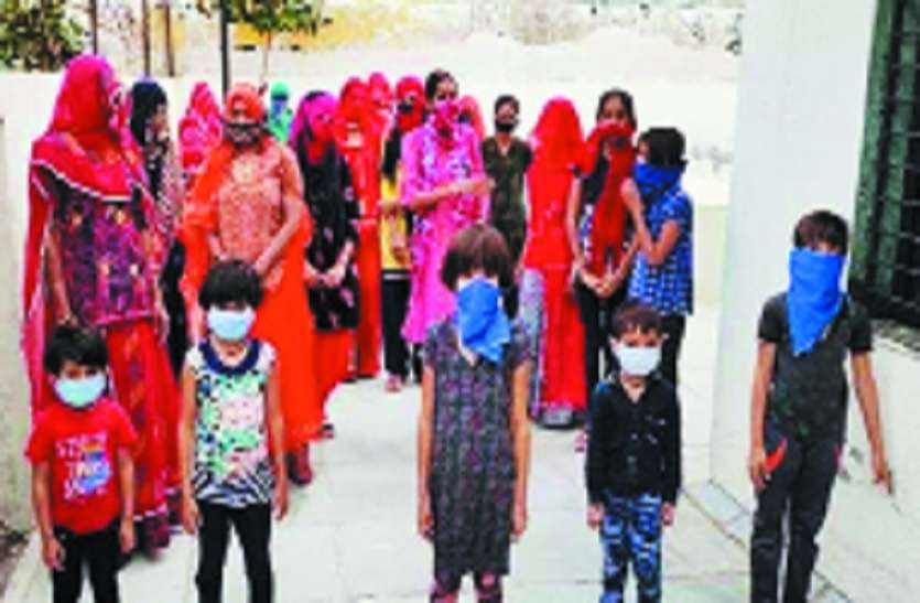 If students can go then why don't we? विद्यार्थी जा सकते हैं तो हम क्यों नहीं?