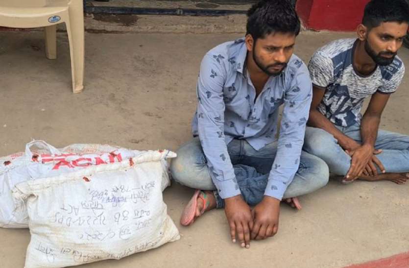 Police arrested two smugglers पुलिस ने पकड़ी नशीली सिरप, शातिर तस्कर सहित दो गिरफ्तार