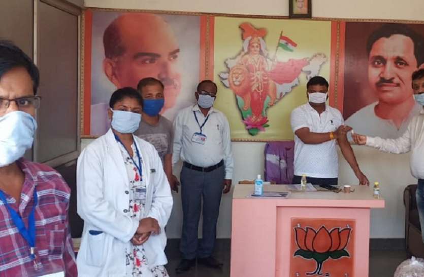 रोग प्रतिरोधक क्षमता बढ़ाने दवाओं का किया जा रहा वितरण रोग प्रतिरोधक क्षमता बढ़ाने दवाओं का किया जा रहा वितरण