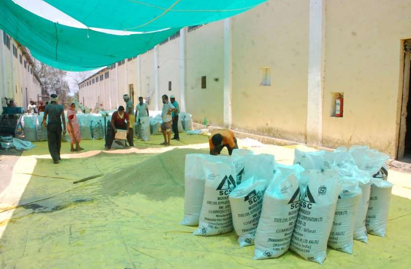 समर्थन मूल्य खरीदी केंद्र। wheat procurement - 3 दिन में भुगतान का दावा, 8 दिन बाद भी नहीं पहुंची गेहूं बेचने वाले 171 किसानों के खातों में राशि