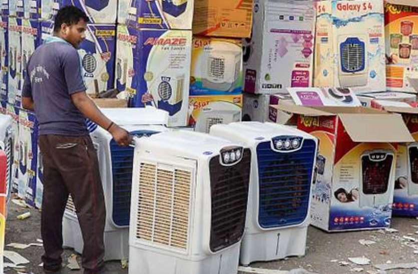 Heat and lock down are increasing mercury गर्मी और लॉक डाउन लोगों का बढ़ा रहा पारा