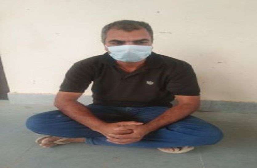 भ्रामक टिप्पणी करने पर अकाउटेंट डा.नीरज मील को गिरफ्तार किया सोशल मीडिया पर धार्मिक भावना को ठेस पहुंचाने पर अकाउटेंट गिरफ्तार