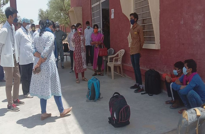 क्वारेंटाइन किए गए जमातियों और मजदूरों को घर भेजा क्वारेंटाइन किए गए जमातियों और मजदूरों को घर भेजा