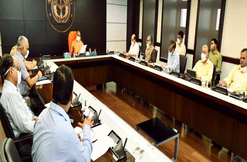 मुख्यमंत्री ने लाॅकडाउन का कड़ाई से पालन सुनिश्चित कराने के निर्देश दिये मुख्यमंत्री ने लॉकडाउन का कड़ाई से पालन सुनिश्चित करने के निर्देश दिये