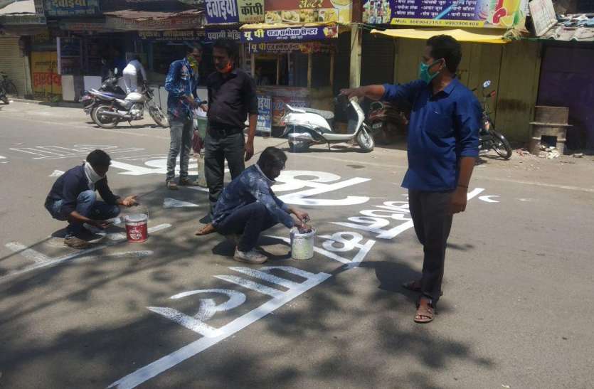 Painters have no work नए शिक्षण सत्र में इनकी हो जाती थी चांदी, अब भूखों मरने की नौबत...
