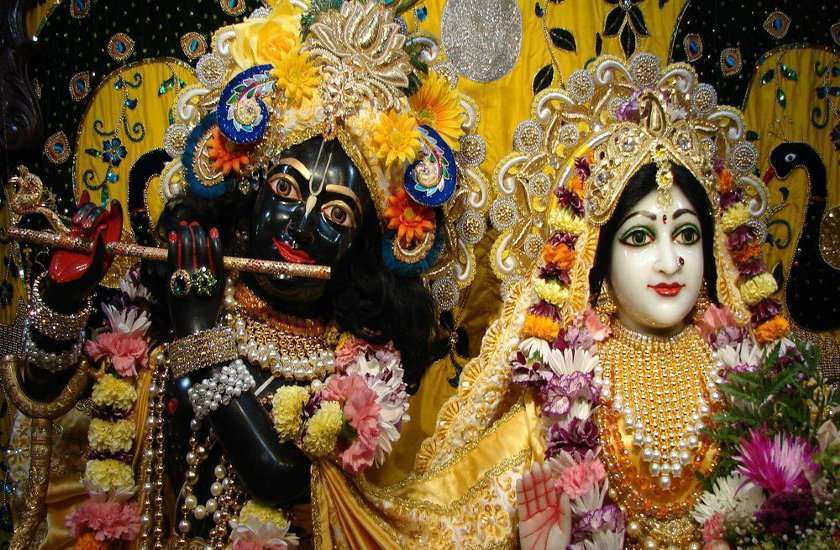 Akshaya Tritiya 2020 : पूरे एक साल बाद आज होंगे भगवान श्री बांके बिहारी के चरण दर्शन, भक्तों की लगती है लंबी कतार