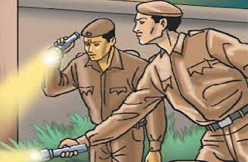 Bike thief caught when the car stopped गाड़ी बंद हुई तो पकड़ा गया बाइक चोर