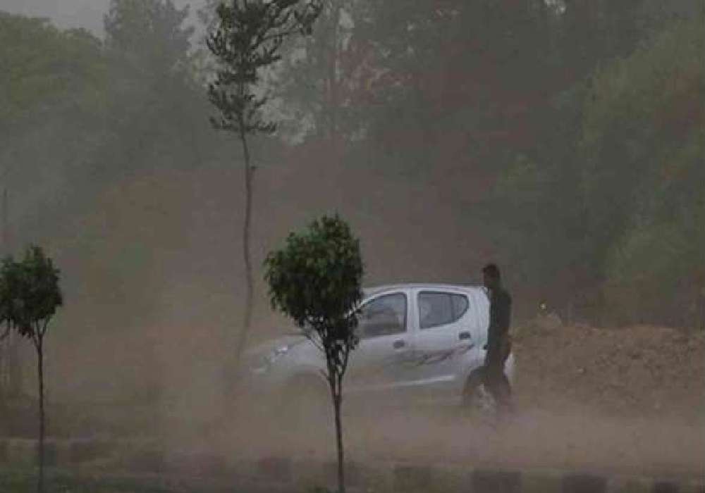 Weather Alert: 30 अप्रैल तक छाए रहेंगे बादल, धूलभरी आंधी और बारिश की आशंका, जानिए आने वाले दिनों में मौसम का हाल