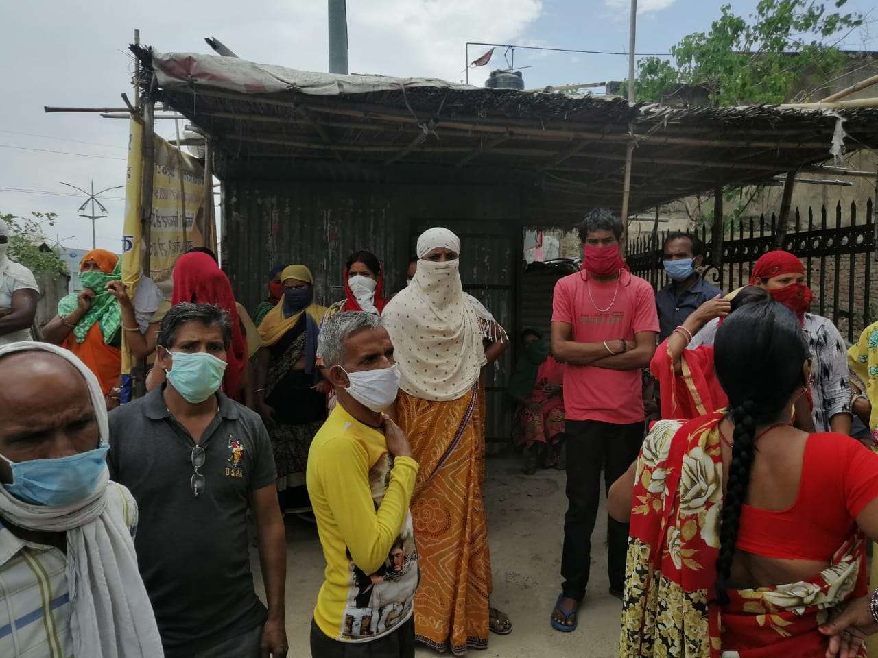 Lockdown : कलेक्टर ने लगाई बड़ी टीम, फिर भी जरूरतमंदों से दूर राशन