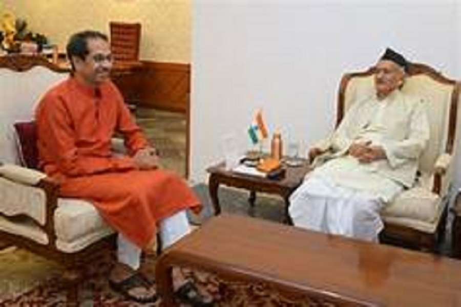 Maha politics: सियासी संकट: राज्यपाल ने साधी चुप्पी, उद्धव ने की पीएम मोदी से बात. विधान परिषद में मुख्यमंत्री का मनोनयन होगा या नहीं?
