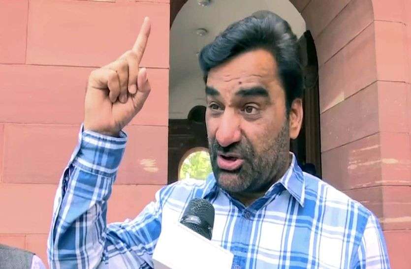 MP hanuman beniwal राजस्थान में पुलिस अफसर का वायरल विडियो,नागौर सांसद हनुमान बेनीवाल ने भाजपा—कांग्रेस पर लगाया ये बडा आरोप